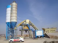 How many concrete the HZS90 concrete batching plant produce per batch?