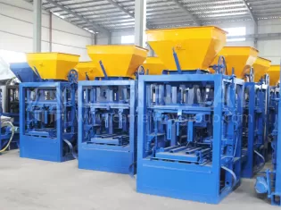Small brick machine