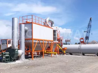 Small mobile asphalt mixing plant